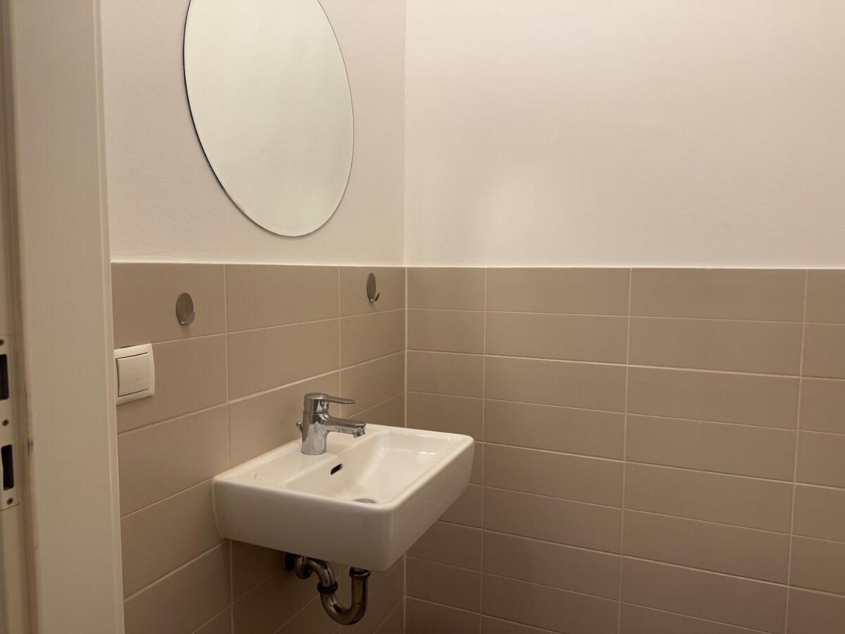 Apartment 2br, Danube, Central, U6 & S-bahn - Axara Housing Brn 33 Vienna